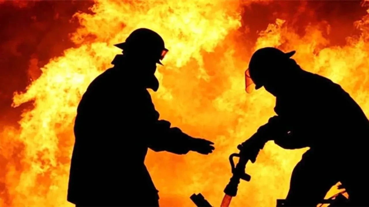 Tuzla'da yangın: Tarihi cami hasar gördü, iki şüpheli serbest bırakıldı