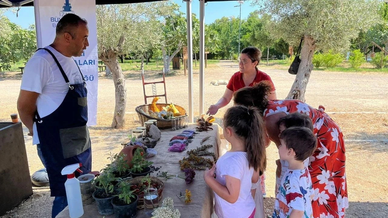 İzmir'de minikler "Tohumdan Sofraya" etkinliğiyle doğayla buluştu
