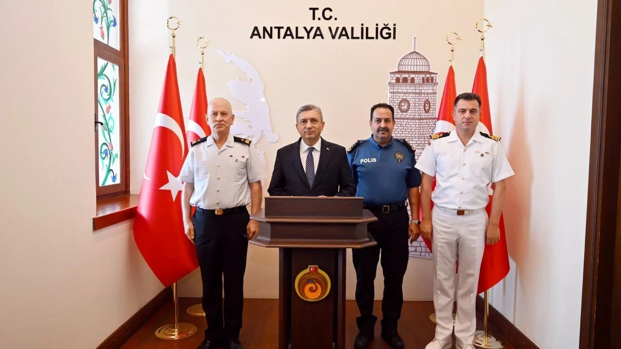 Antalya'da Huzur Toplantısı: Temmuz'da 11 bin 820 asayiş olayı kaydedildi, suç oranı yüzde 96,4'e düştü.