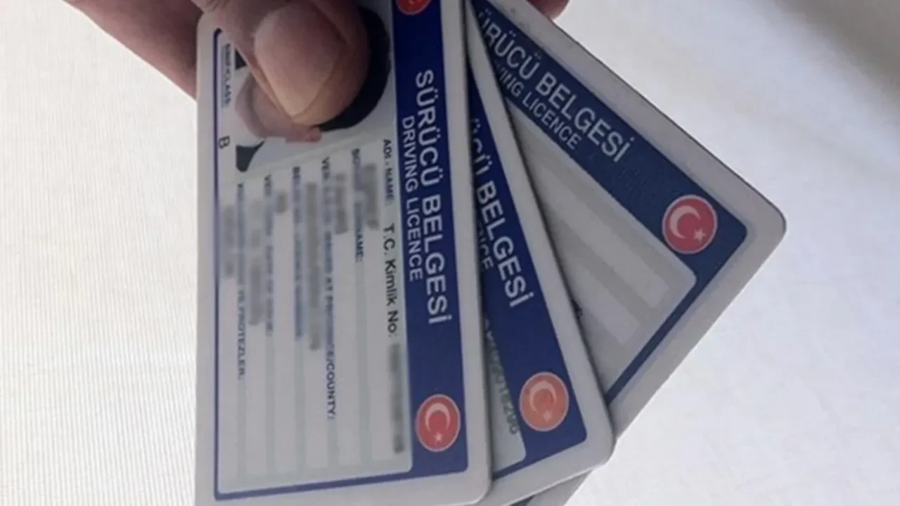 Sürücü belgelerinin yenilenme süresi 31 Ekim 2025'e uzatıldı, son başvuru tarihine dikkat!