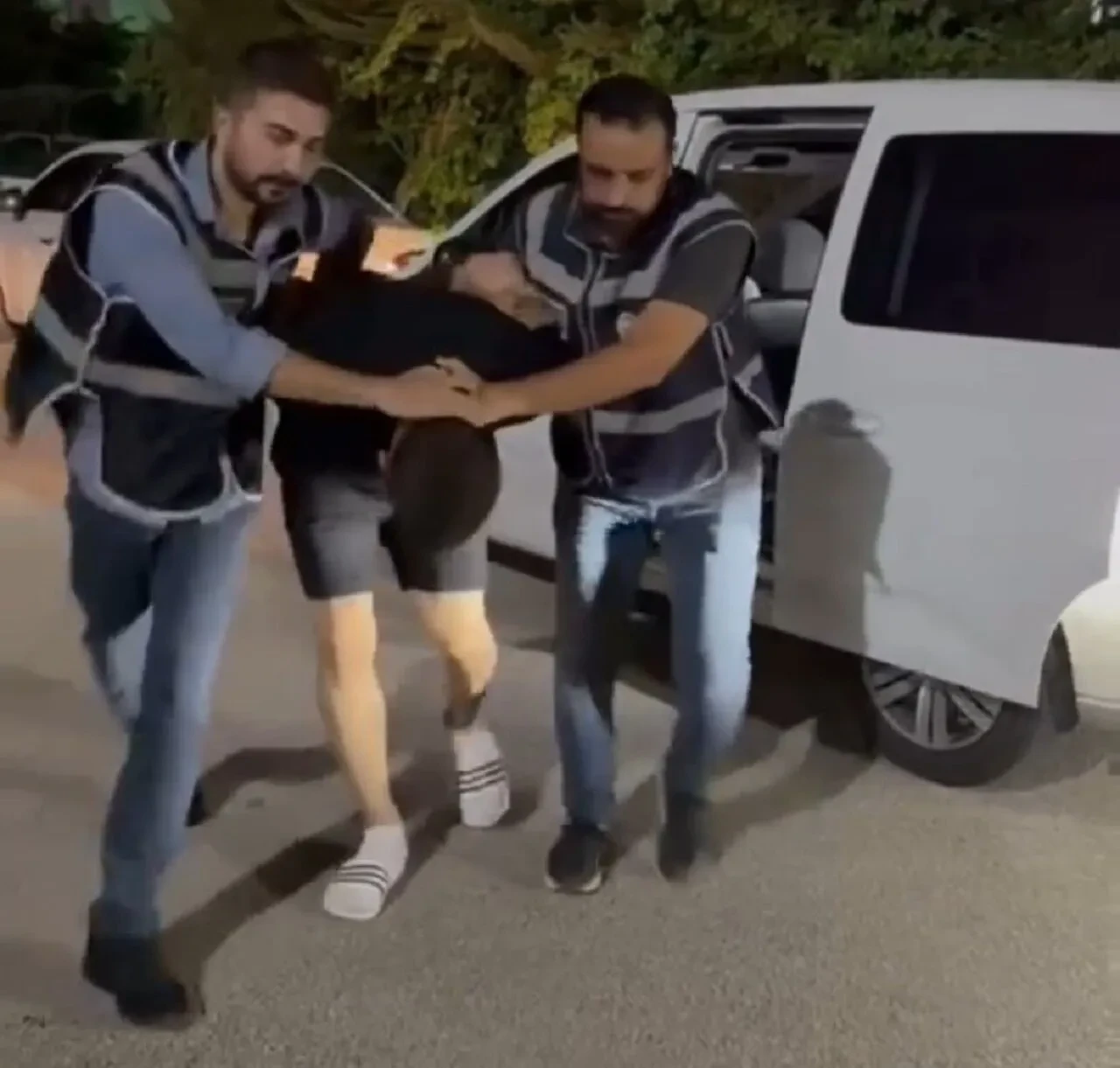 Trafikte Hakaret ve Saldırı: Adana'da Kask Kamerası Gözaltıya Sebep Oldu