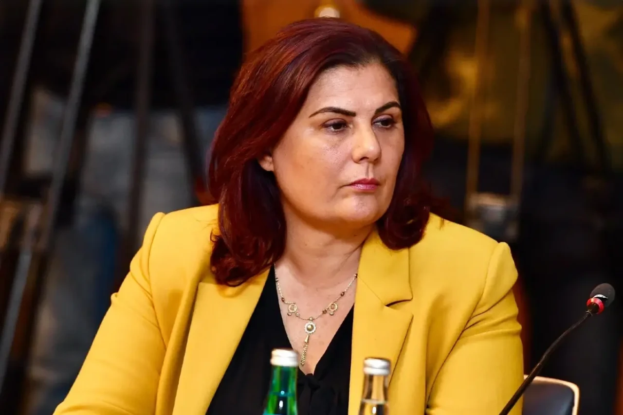 Özlem Çerçioğlu zehir zemberek sözlerle CHP'den istifa etti