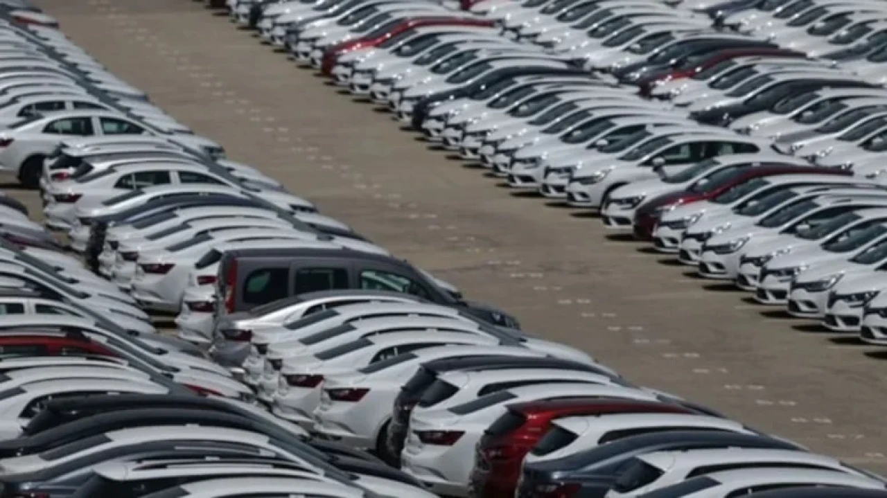 Türkiye otomobil pazarında Temmuz 2025'te Renault, Tesla'yı geçerek zirveye yerleşti