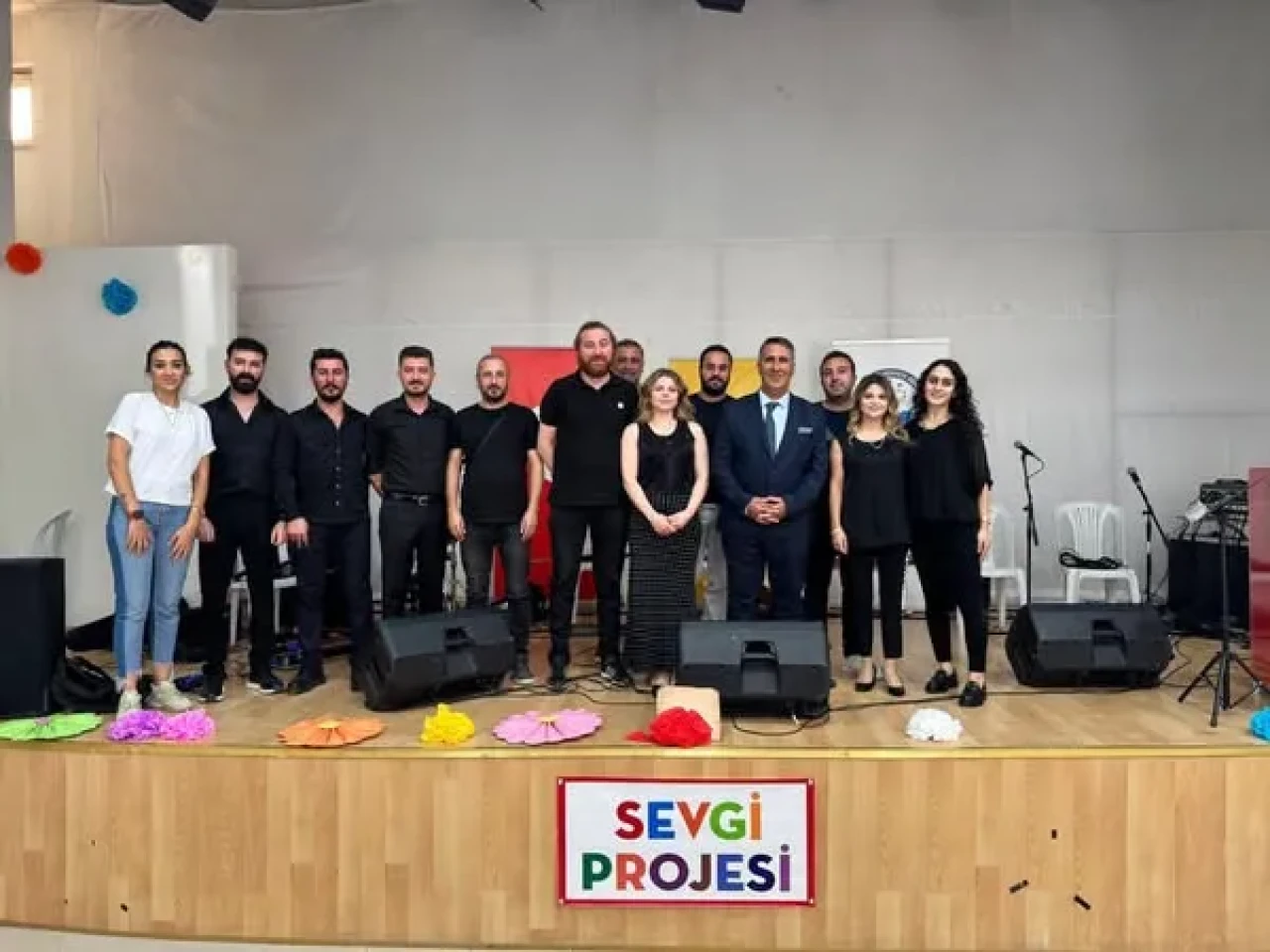 Van Büyükşehir Belediyesi’nden Yaşlılar ve Çocuklara Özel Konser