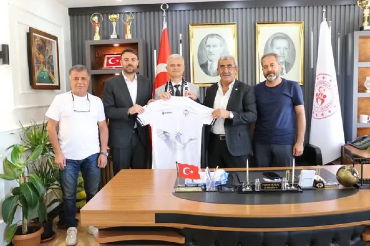 Bulanık Kop Spor’dan Muş Gençlik ve Spor İl Müdürü Yusuf Kılıç’a Ziyaret