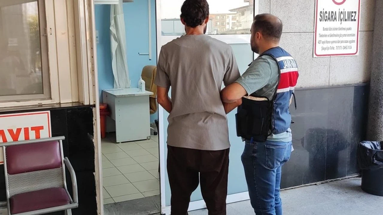 İzmir'de DEAŞ üyesi bir terörist yakalandı, dijital materyallere el konuldu