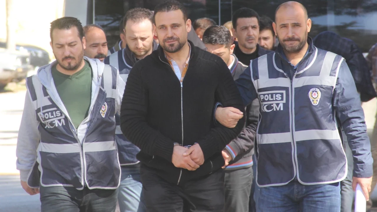 Sahte diploma çetesine dev operasyon: 197 kişi yakalandı, lider Kadiroğlu'nun 14 kaydı var