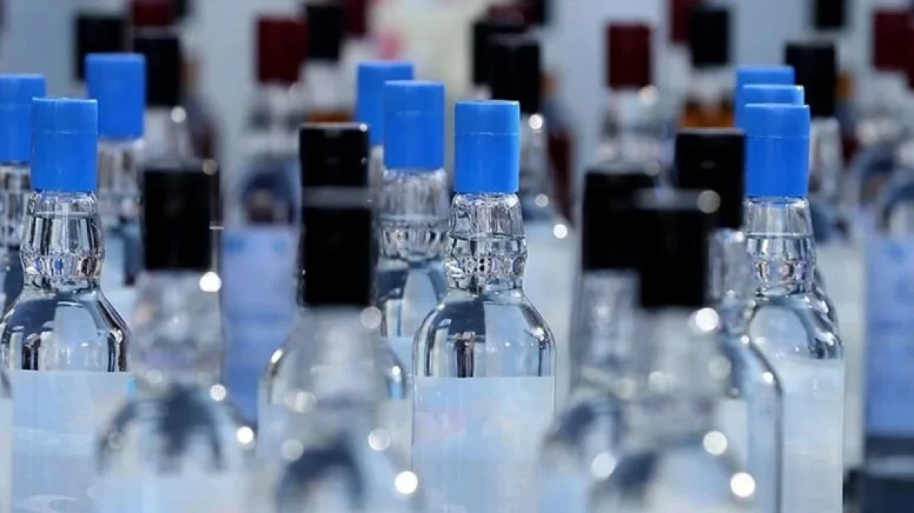 Kaçak alkol operasyonunda 2 şüpheli gözaltına alındı, 2 bin 920 litre etil alkol ele geçirildi