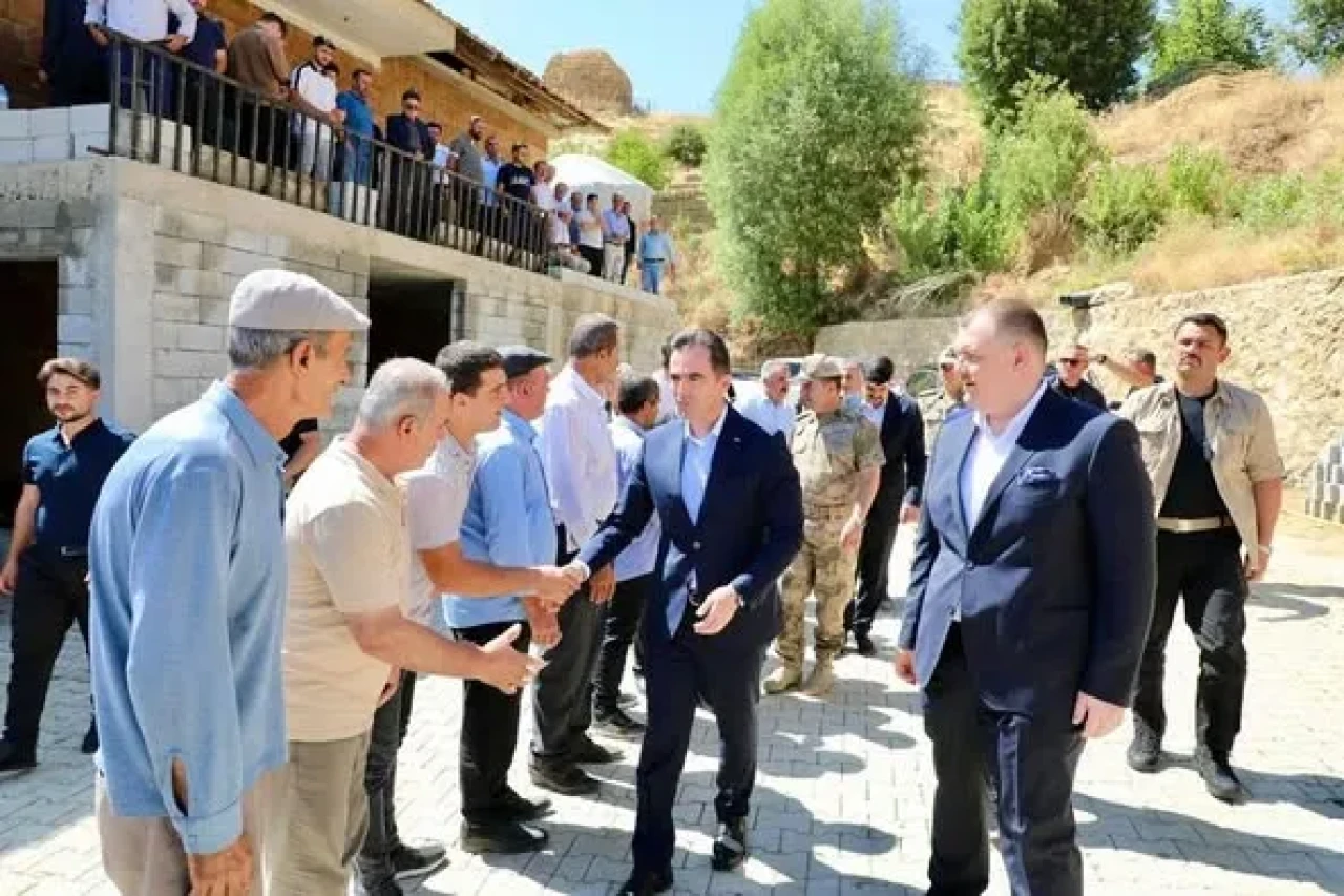 Bitlis Valisi Ahmet Karakaya’dan Kıbrıs Gazisi Mehmet Sait Kardaş’ın Ailesine Taziye Ziyareti