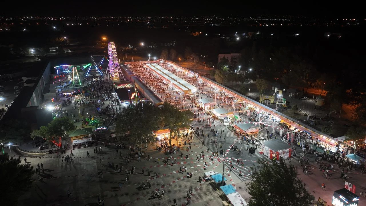 Kahramanmaraş'ta Aile Yılı Fuarı, Eğlence ve Nostalji Dolu Bir Etkinlik Düzenliyor