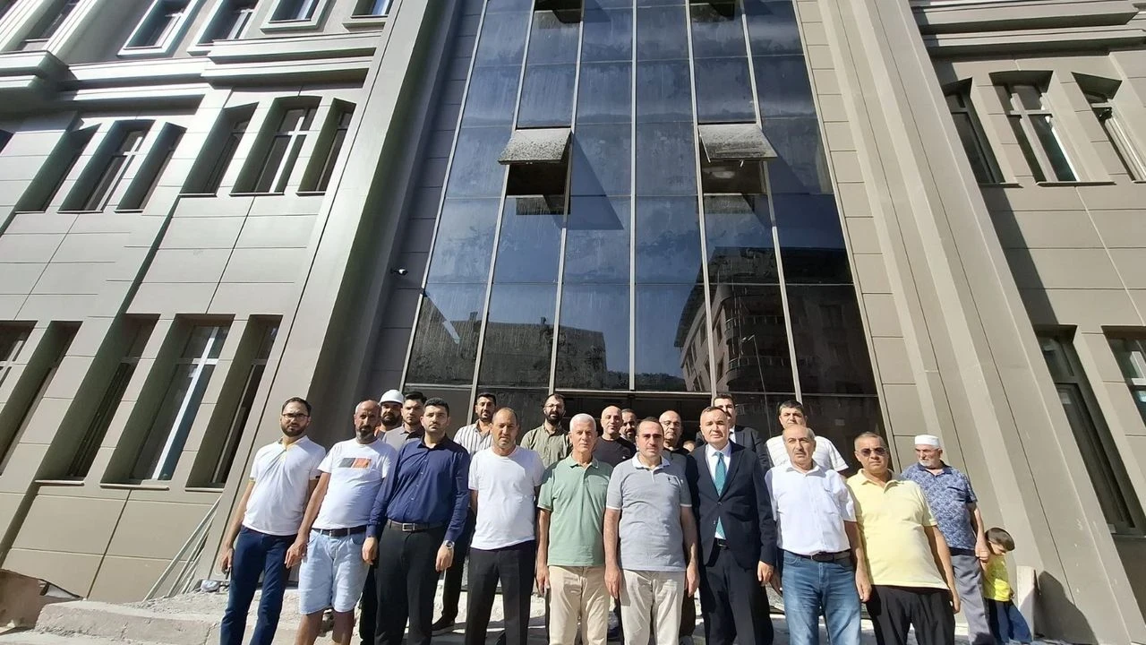 Kemalpaşa'da Modern Adalet Sarayı İnşaatı Tamamlanıyor, Adalete Erişim Kolaylaşıyor