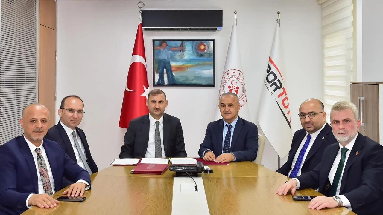 Kahramanmaraş'a Yeni Spor Salonları: Gençler için Modern Tesisler Açılıyor