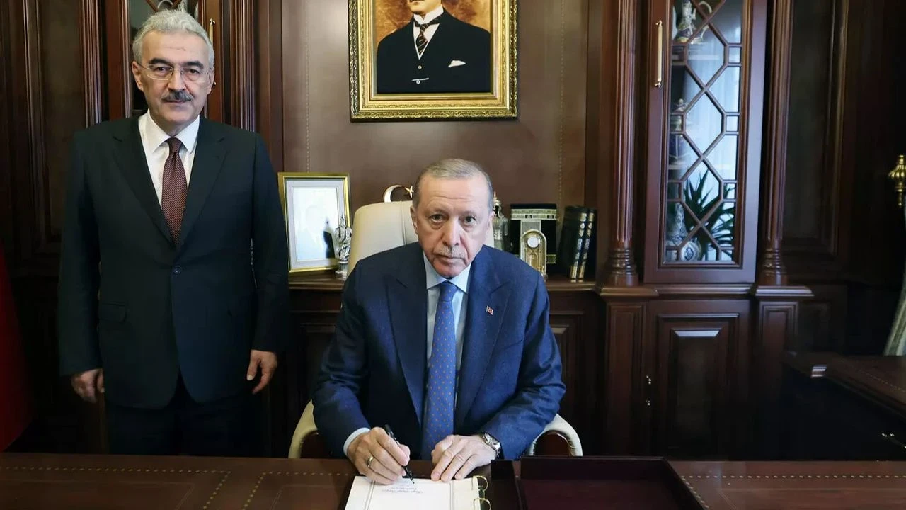 Bursa Valisi Erol Ayyıldız Kimdir? Nereli, Kaç Yaşında, Evli mi, Kaç Çocuğu Var?