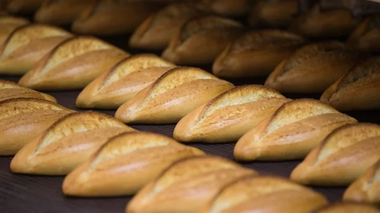 Aksaray'da ekmek fiyatına 2 lira zam: 200 gram ekmek 12 lira oldu!