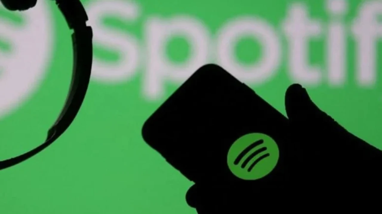 Spotify, abonelik fiyatlarını Eylül'den itibaren artırıyor, hisseleri %3 değer kazandı.
