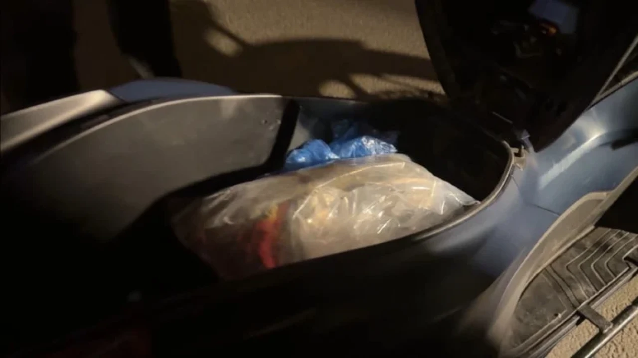 Sarıyer'de Uyuşturucu Taşıyan Kurye Tutuklandı, 650 Gram Marihuana Ele Geçirildi