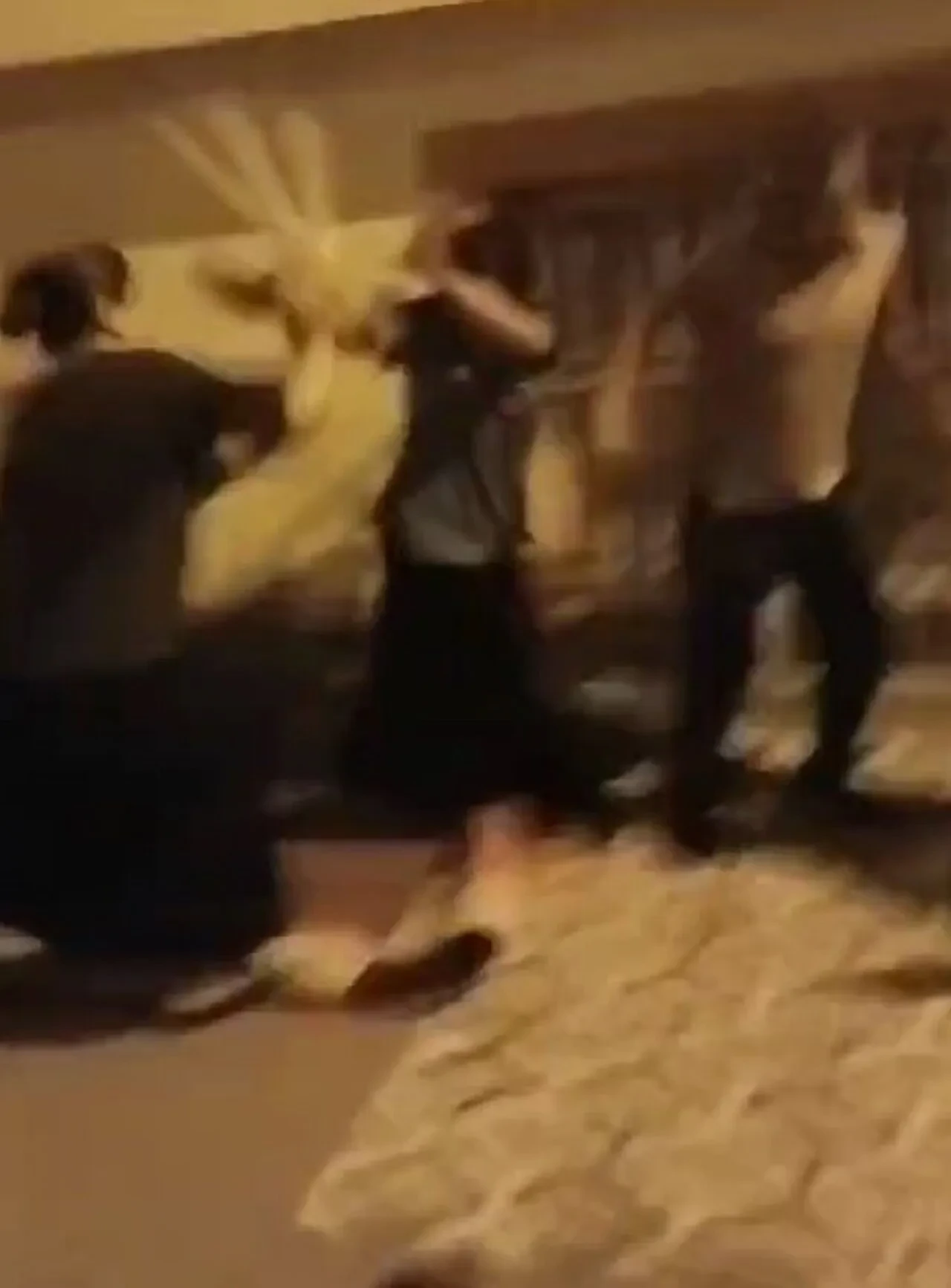 Gaziantep'te Kadınlara Sopa ile Saldırı: Kamera Görüntüleri Olayı Aydınlattı