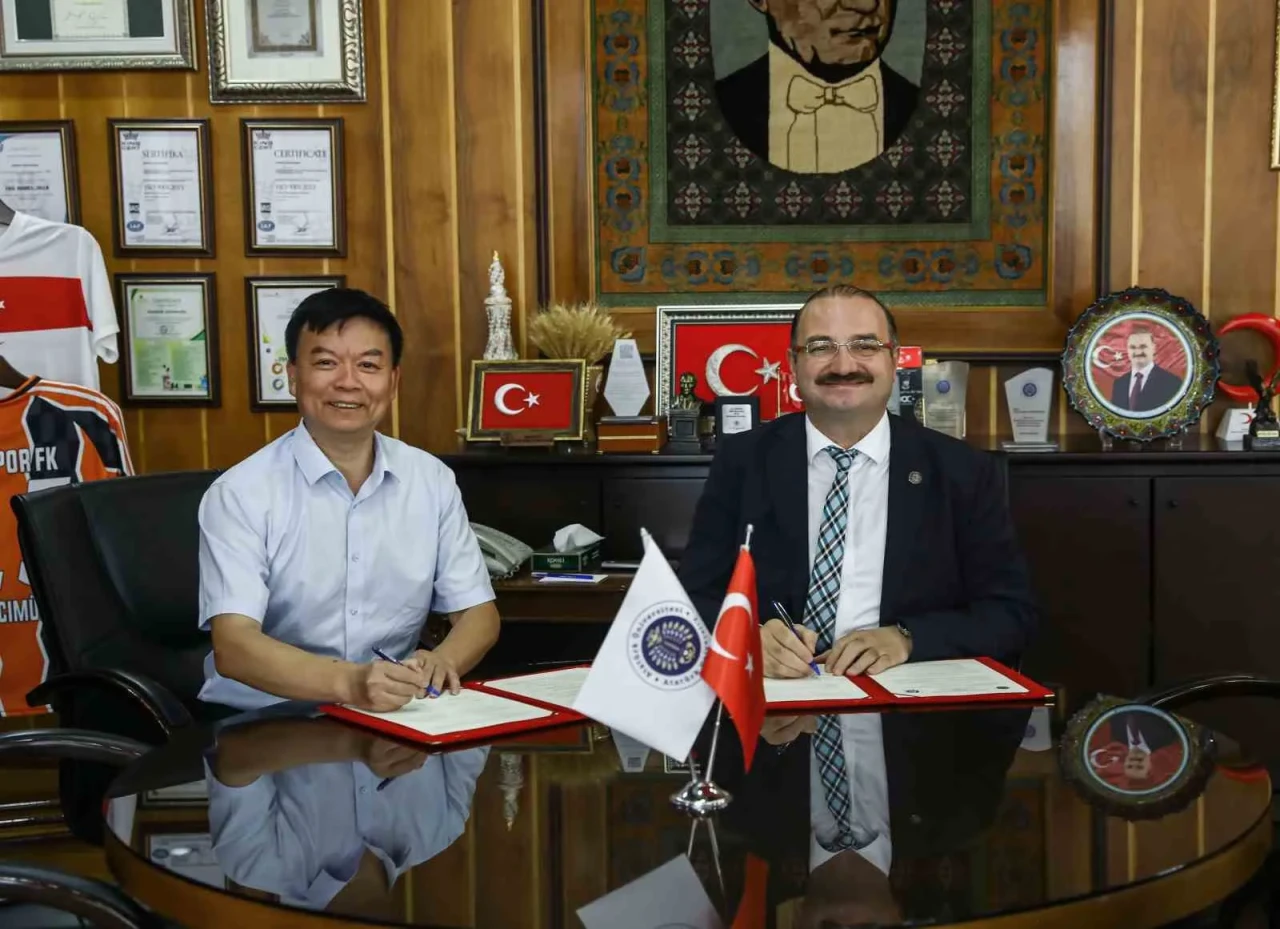 Atatürk Üniversitesi ile Southwest Üniversitesi Arasında Stratejik İş Birliği Anlaşması İmzalandı