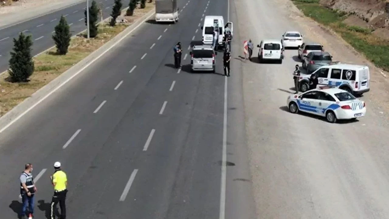 Trafik Ekipleri Gürültü ve Ehliyetsiz Sürücülere Geçit Vermiyor