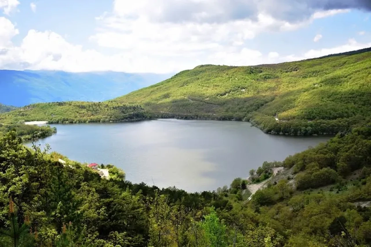 Zinav Gölü - Reşadiye - Tokat - Türkiye