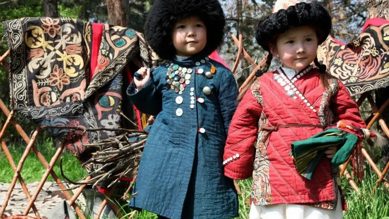 Göktürkçe Kızı İsimleri (Eski Türk Kızı İsimleri)