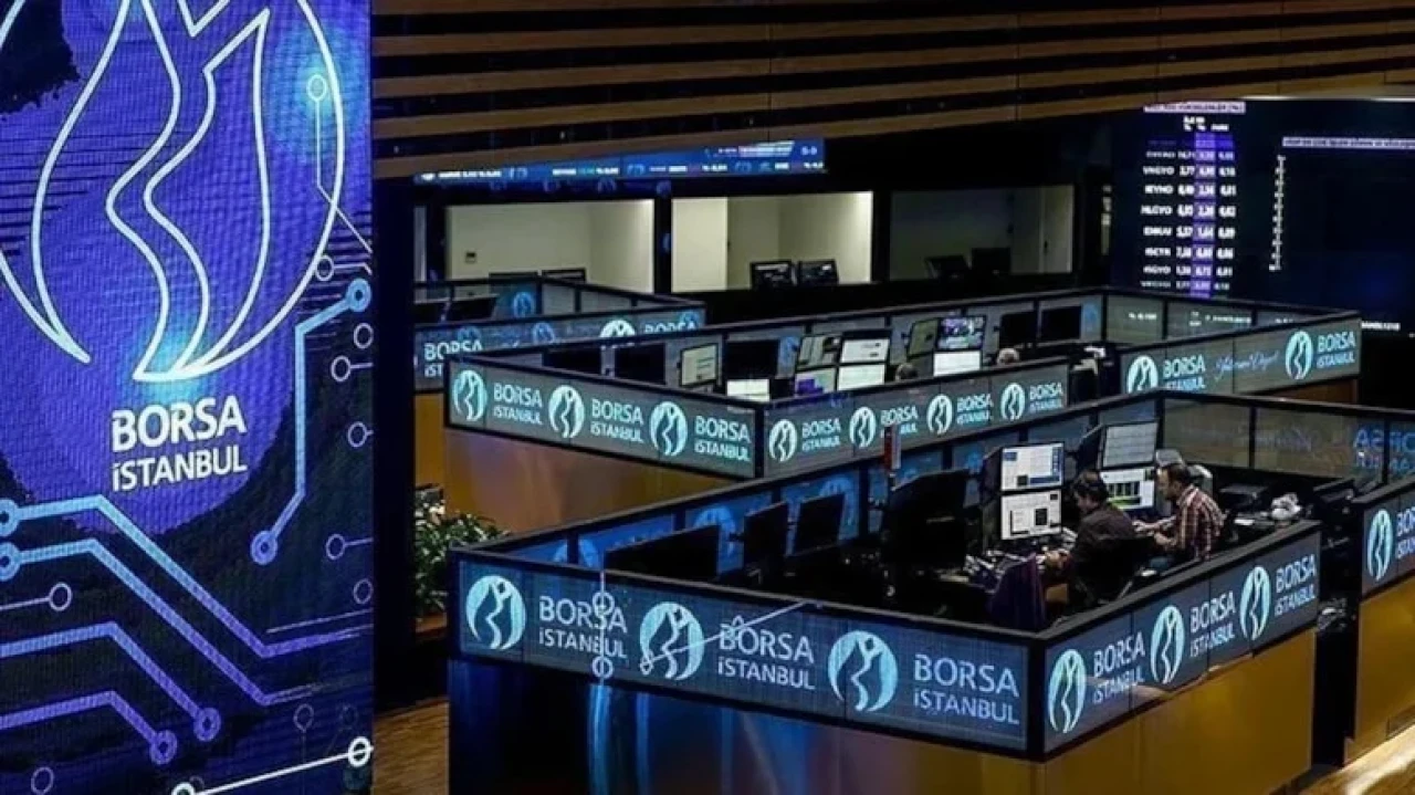 Borsa İstanbul Cuma günü hafif yükselerek 10.746,98 puana ulaştı, enflasyon beklentileri dikkat çekiyor.