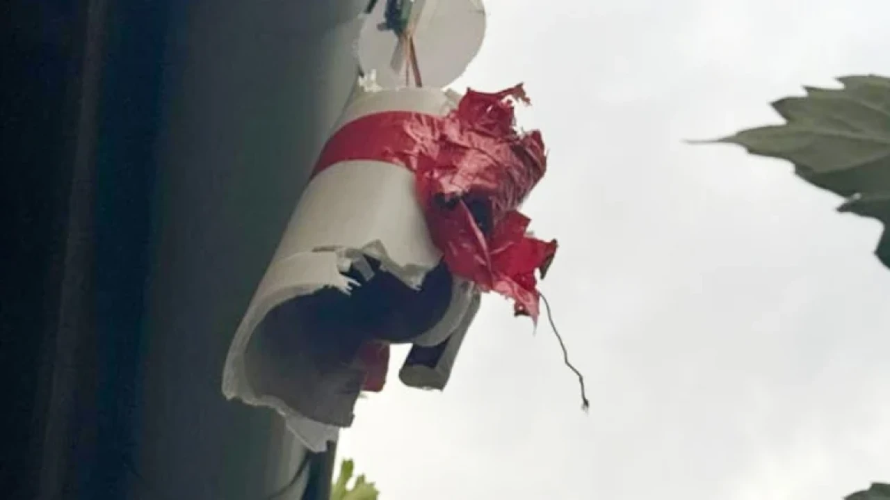 Kayseri'de eğitim roketi evin çatısına düştü, can kaybı yok