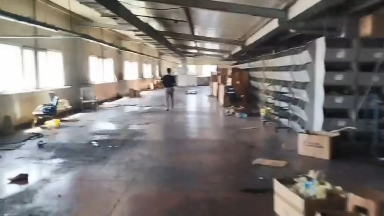 Fabrika satıldı, çalışanlar işsiz kaldı: İki kardeş izne çıkardıktan sonra işletmeyi devretti