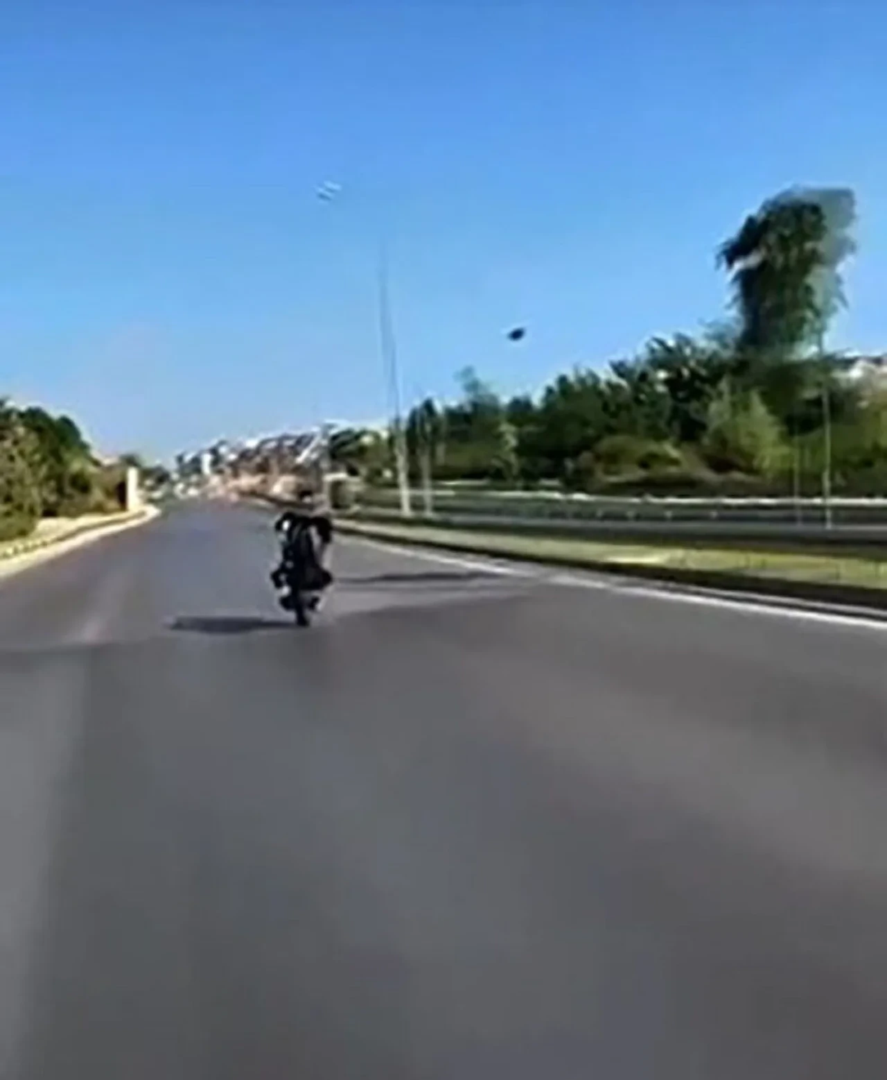 Sosyal Medyada Tehlikeli Şov Yapan Motosiklet Sürücüsüne 20 Bin TL Ceza!