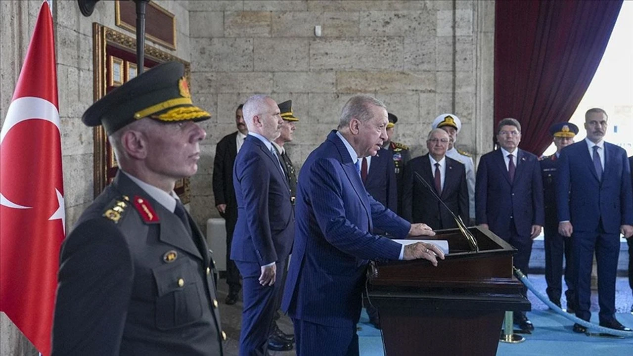 Erdoğan ve YAŞ üyeleri Anıtkabir'de, Türkiye Yüzyılı vurgusu yapıldı
