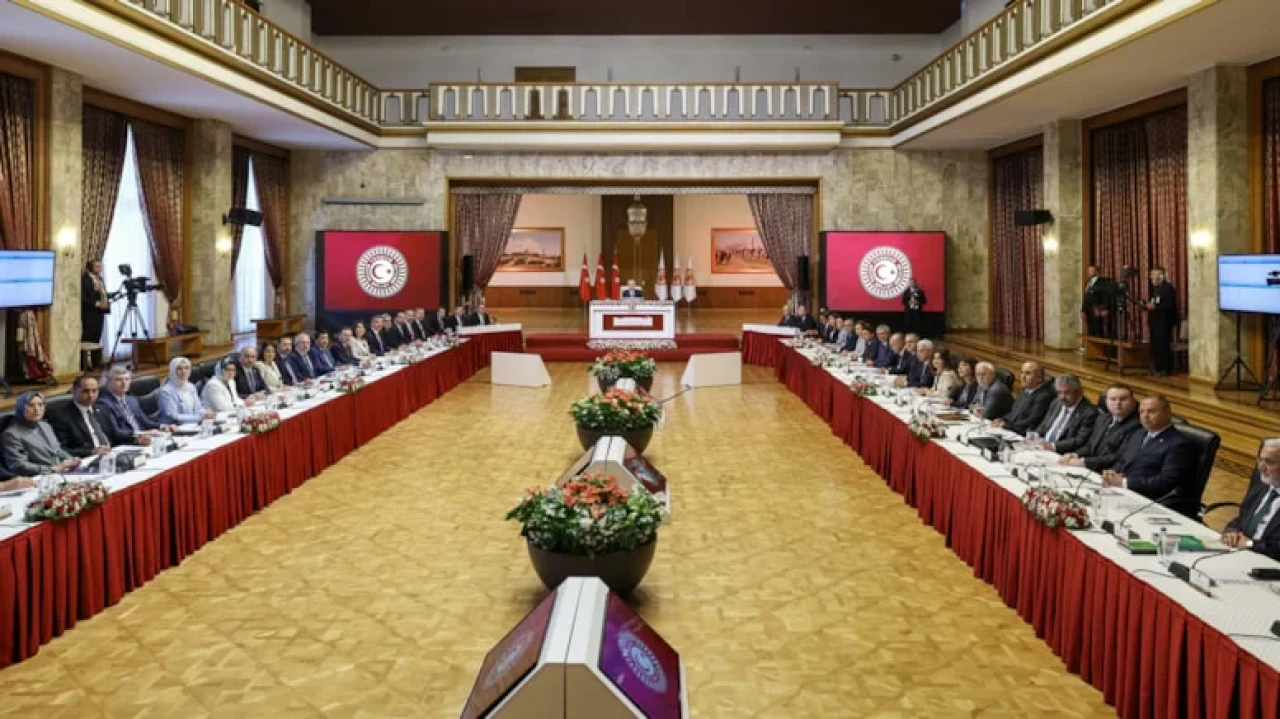 Milli Dayanışma Komisyonu'nda kritik toplantı: Bakanlar sunum yaptı, basın kapatıldı