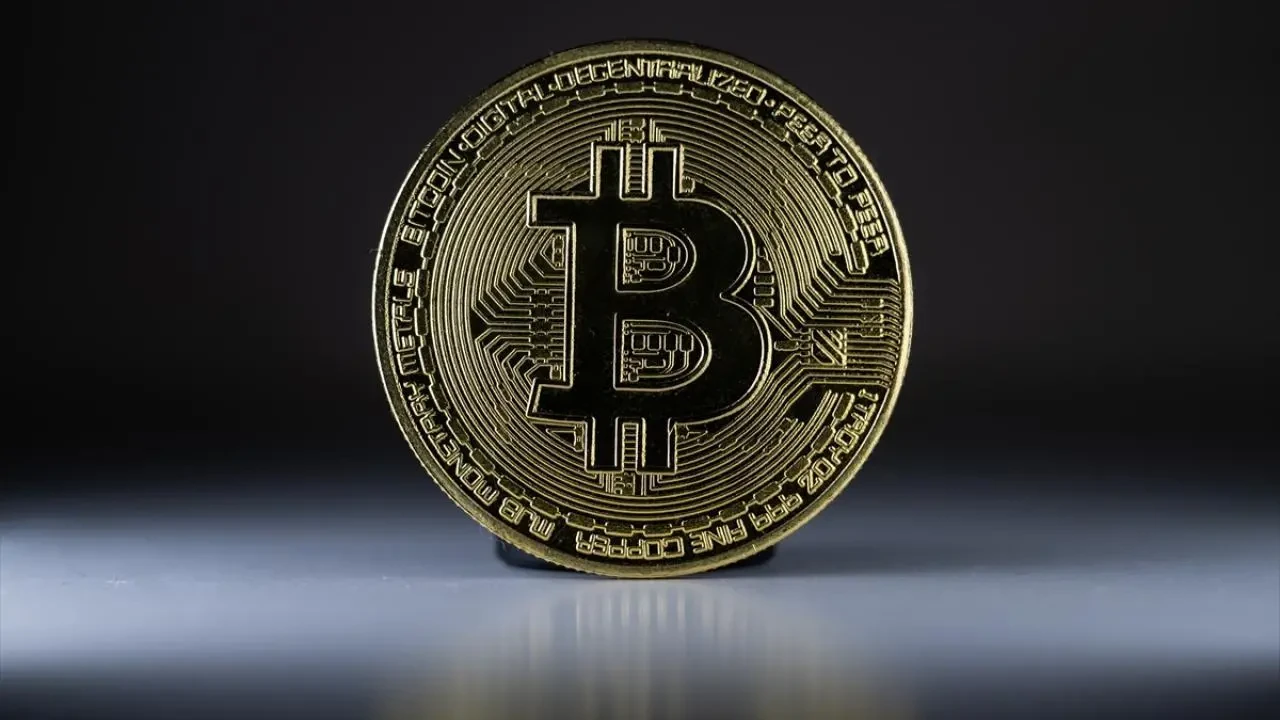 Bitcoin, Fed'in faiz kararlarıyla 124 bin doları aşarak rekor tazeledi
