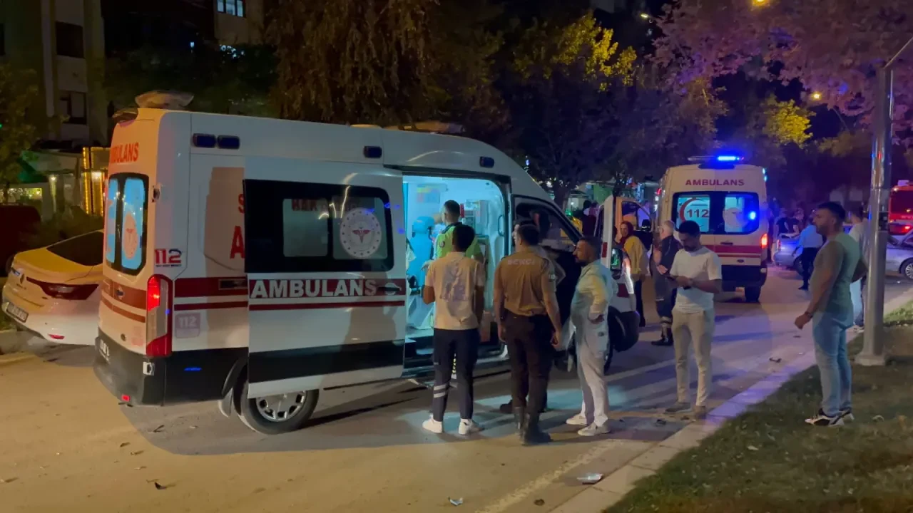 Sürsürü'de zincirleme trafik kazası: 4 yaralı, polis inceleme başlattı