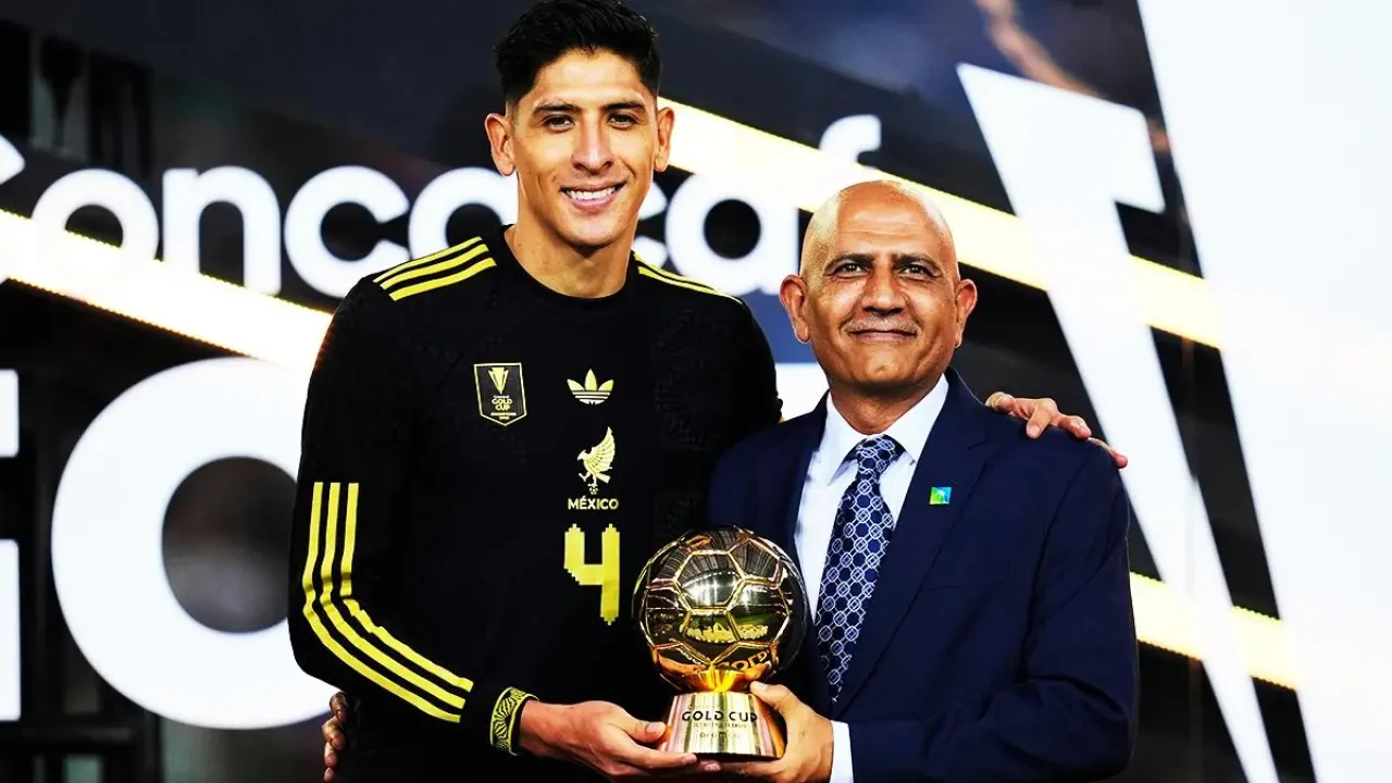 Fenerbahçe, Edson Alvarez'i 1 yıllığına kiraladı, satın alma opsiyonu 22 milyon euro!
