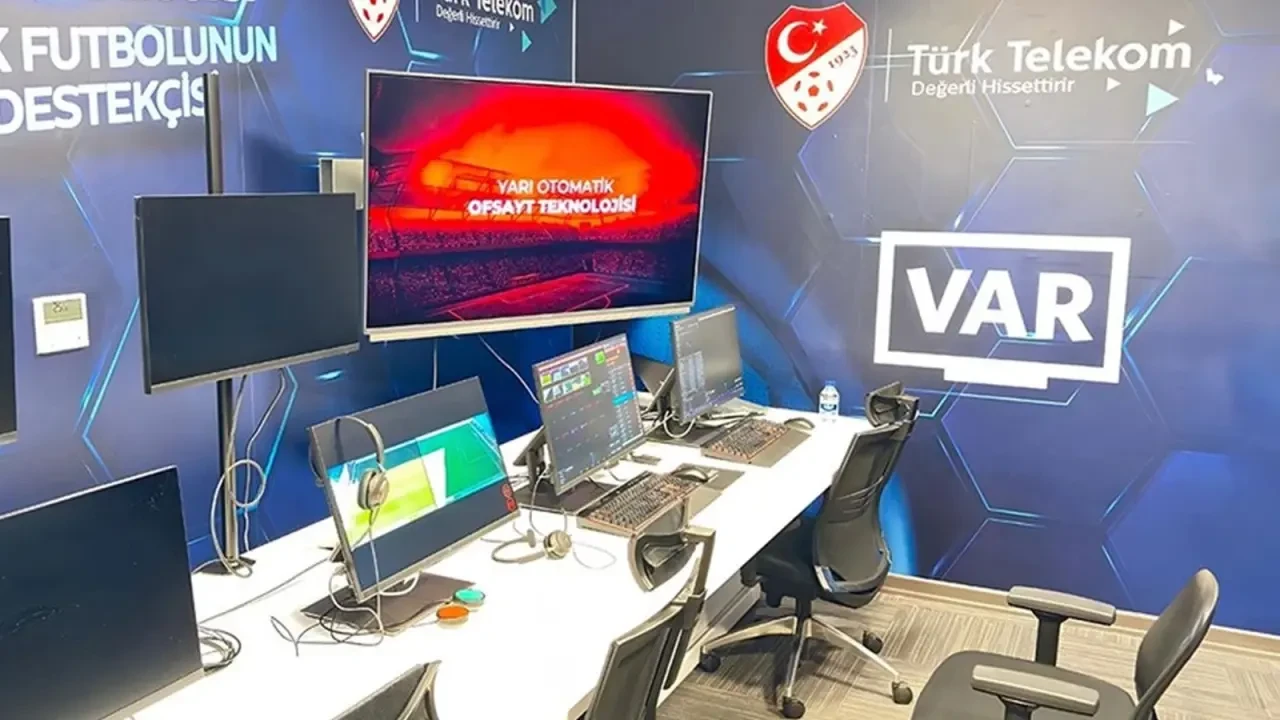 Fenerbahçe-Kocaelispor Mücadelesinin VAR Hakemi Açıklandı!