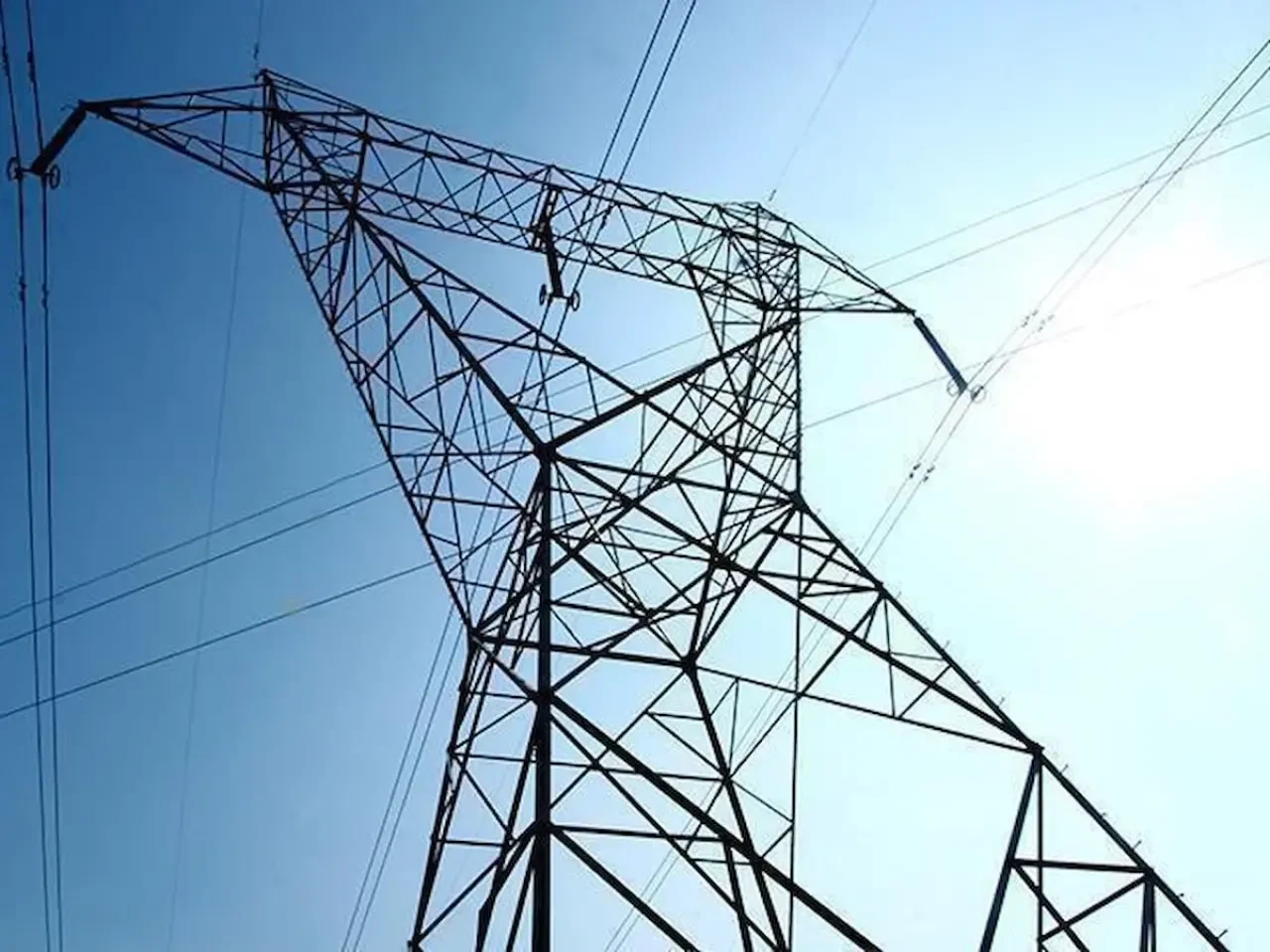 Türkiye'de günlük elektrik üretimi 1,18 milyon megavatsaat, tüketim 1,16 milyon megavatsaat oldu