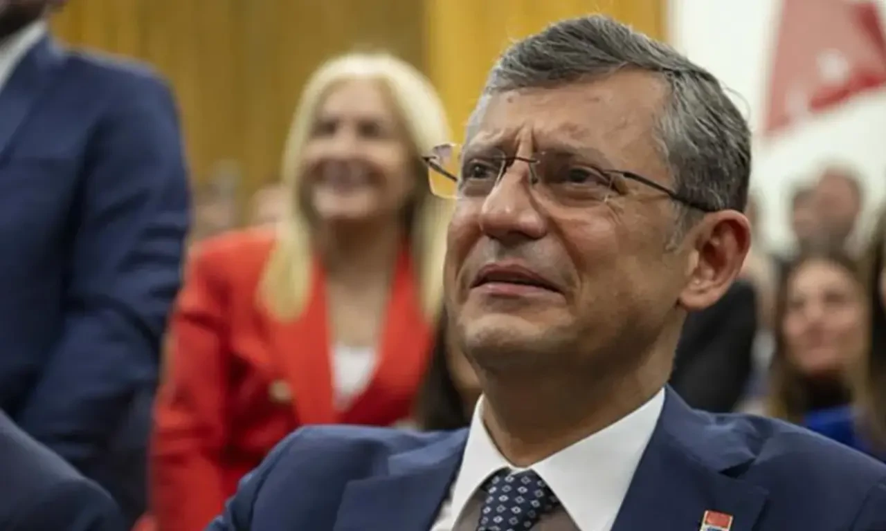 Özel'in dosyası halkta yankı bulmadı, İBB soruşturmasında paralar mercek altında!