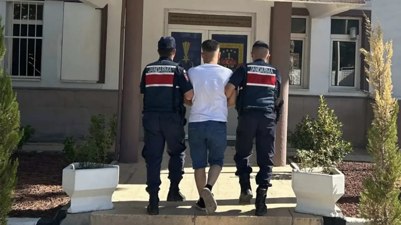 Yahşihan'da Jandarma, aranan üç suçluyu yakaladı