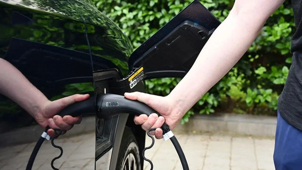 Elektrikli araç satışları ocak-temmuz döneminde yüzde 27 artarak 10,7 milyona ulaştı