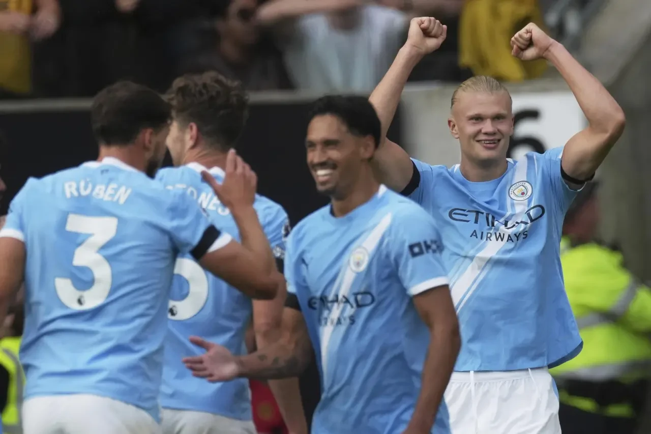 Manchester City, Wolves'u 4-0 mağlup ederek sezonu galibiyetle açtı!