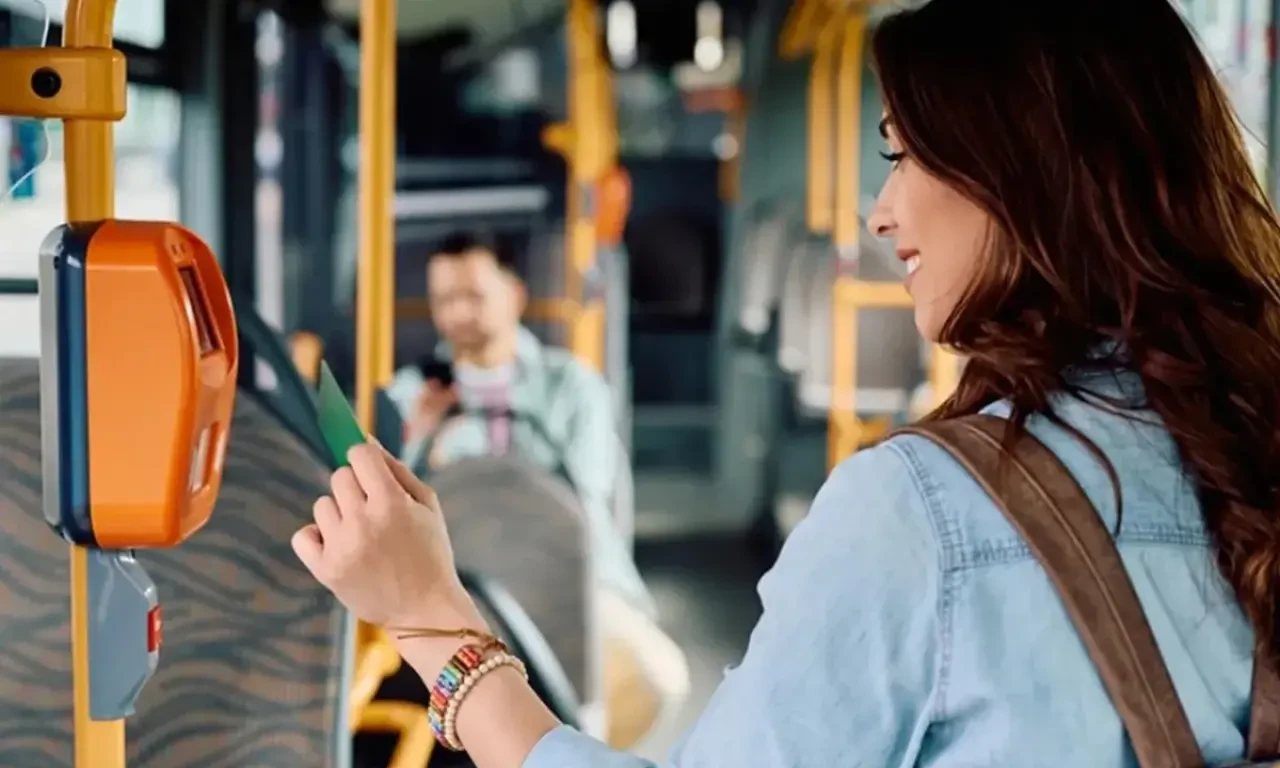 İBB, Yargı Kararına Rağmen 30 Yaş Üstü Öğrencilere Ulaşım İndirimini Uygulamıyor