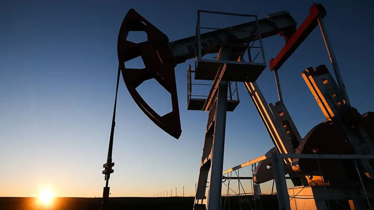 Petrol Fiyatları Tırmanışta: Ekonomik Etkileri Gündemde!