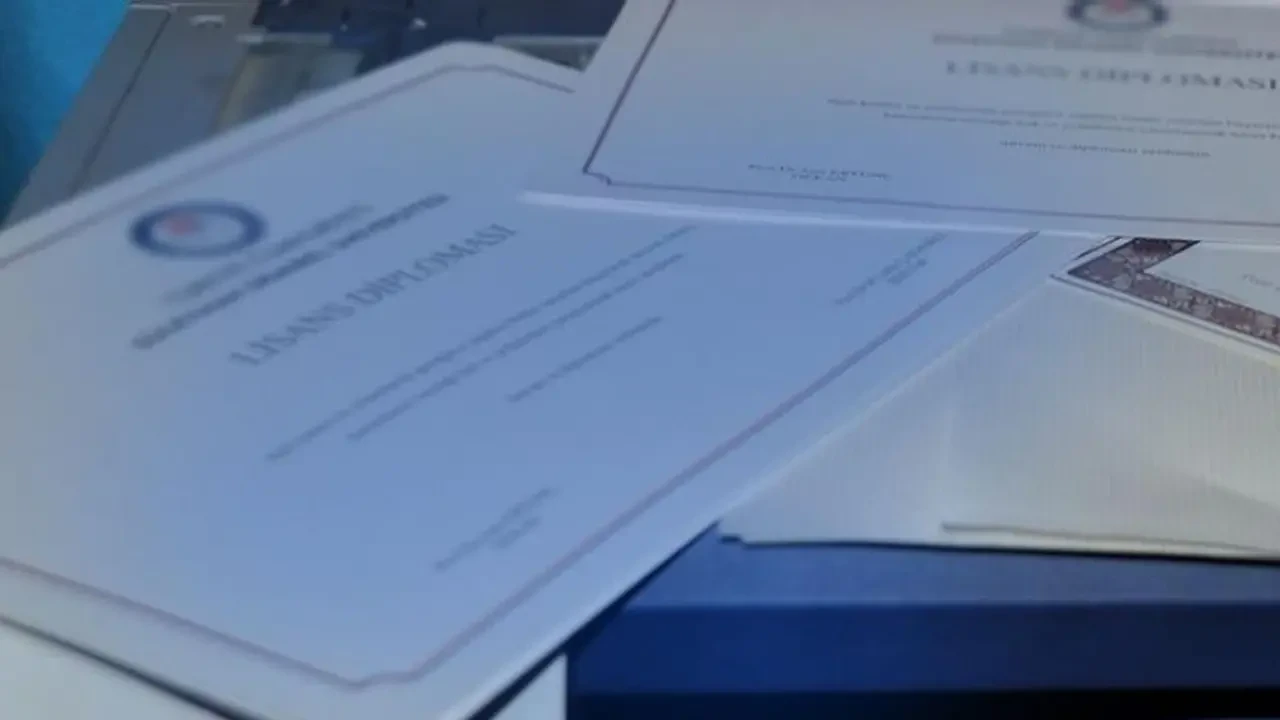 Sahte belgelerle üniversite kaydı yaptıran 45 sanık yargılanıyor, hapis cezası riskiyle karşı karşıya