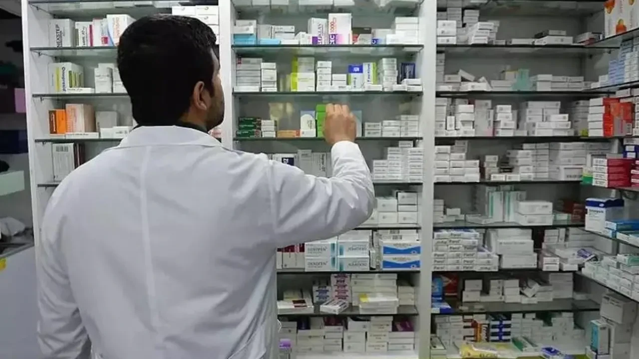 Balıkesir'de Nöbetçi Eczaneler: 12-13 Ağustos 2025'te Akçay, Ayvalık ve Altınoluk'ta Hizmet Vermeye Hazır!
