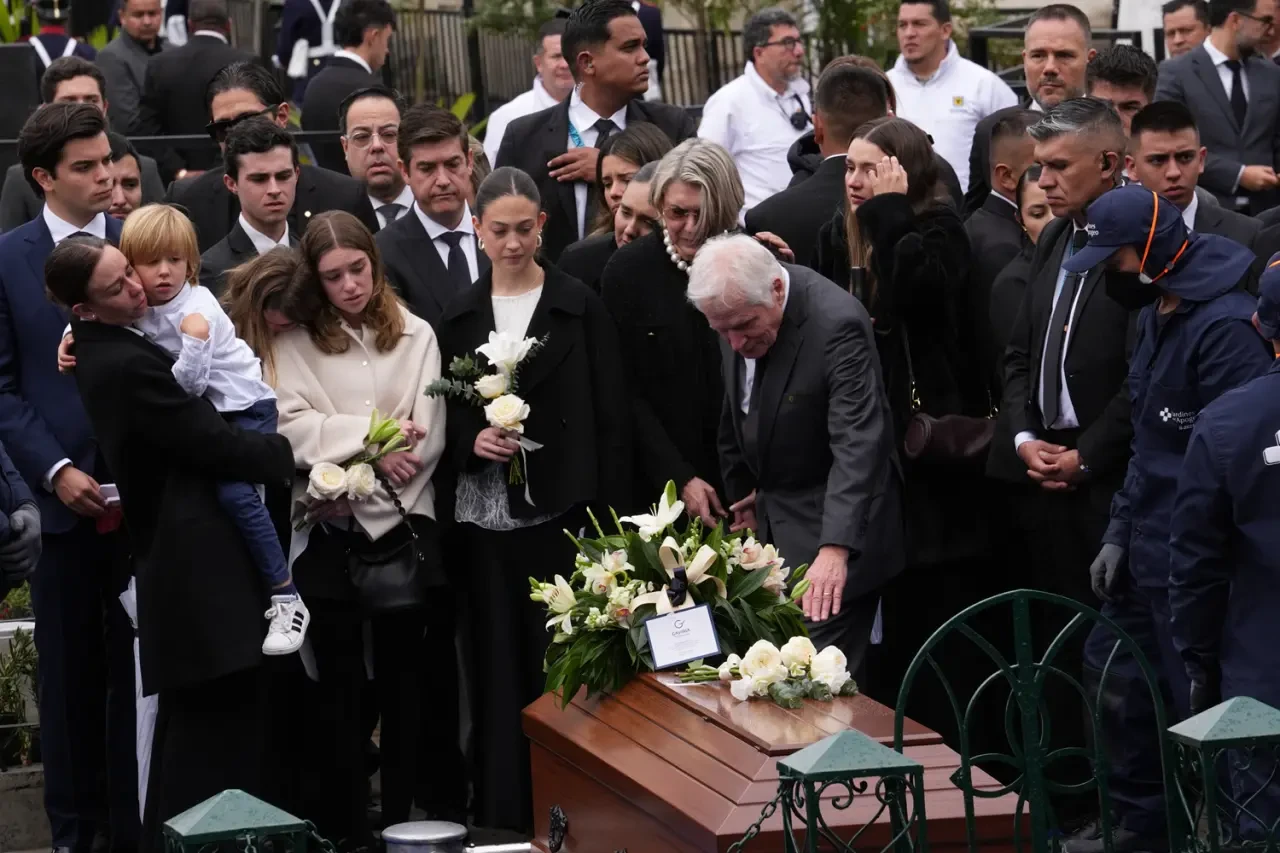 Bogota'da Uribe için düzenlenen cenaze töreninde birlik ve barış çağrısı yapıldı