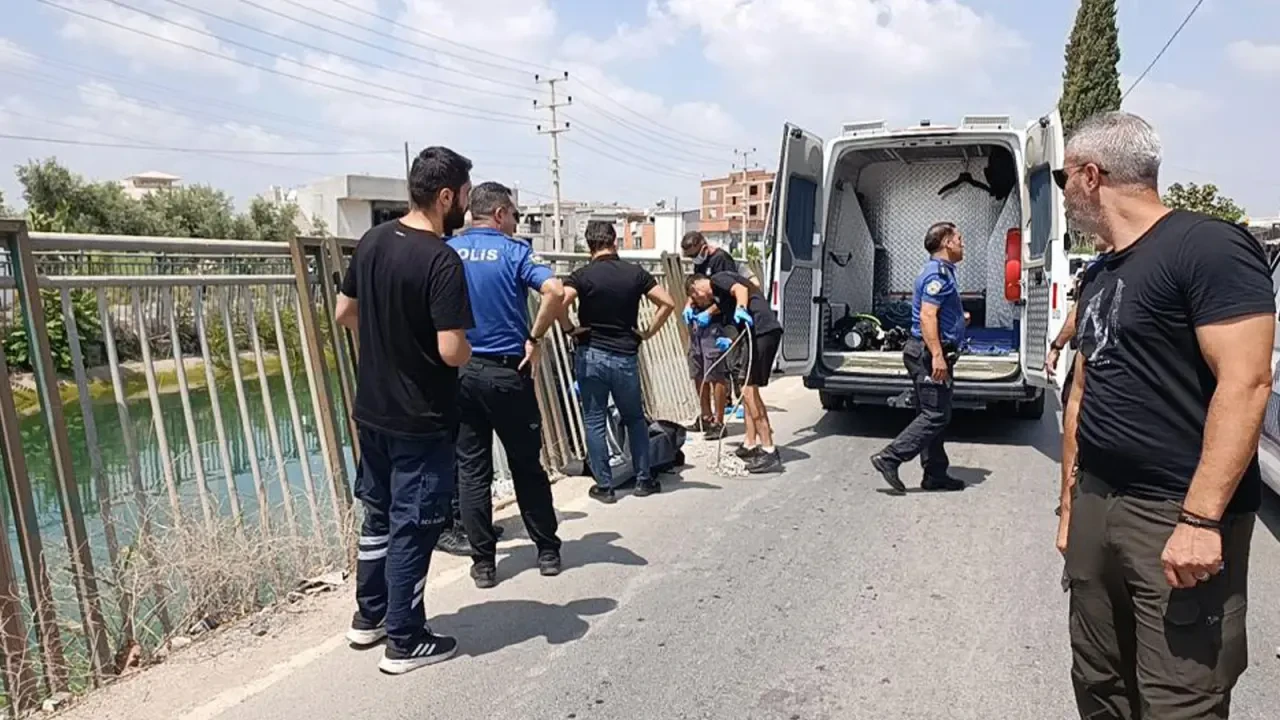 Adana'da Sulama Kanalında Erkek Cesedi Bulundu, Olay Yeri Polisle Kapatıldı