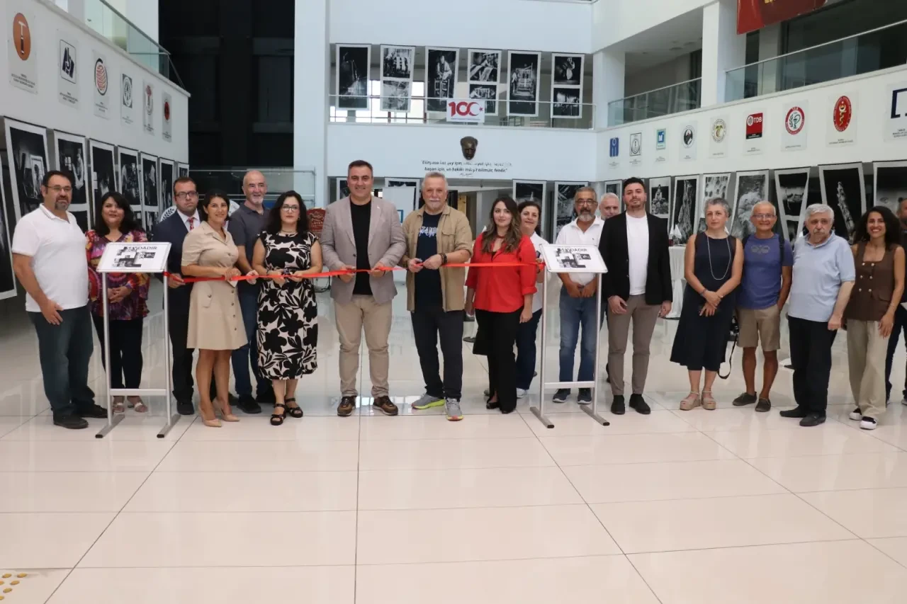 Bursa'da 'Bir Sevdadır İpek' Sergisi Açıldı, Kültürel Mirası Yansıtan Fotoğraflar İle Ziyaretçilere Sunuluyor
