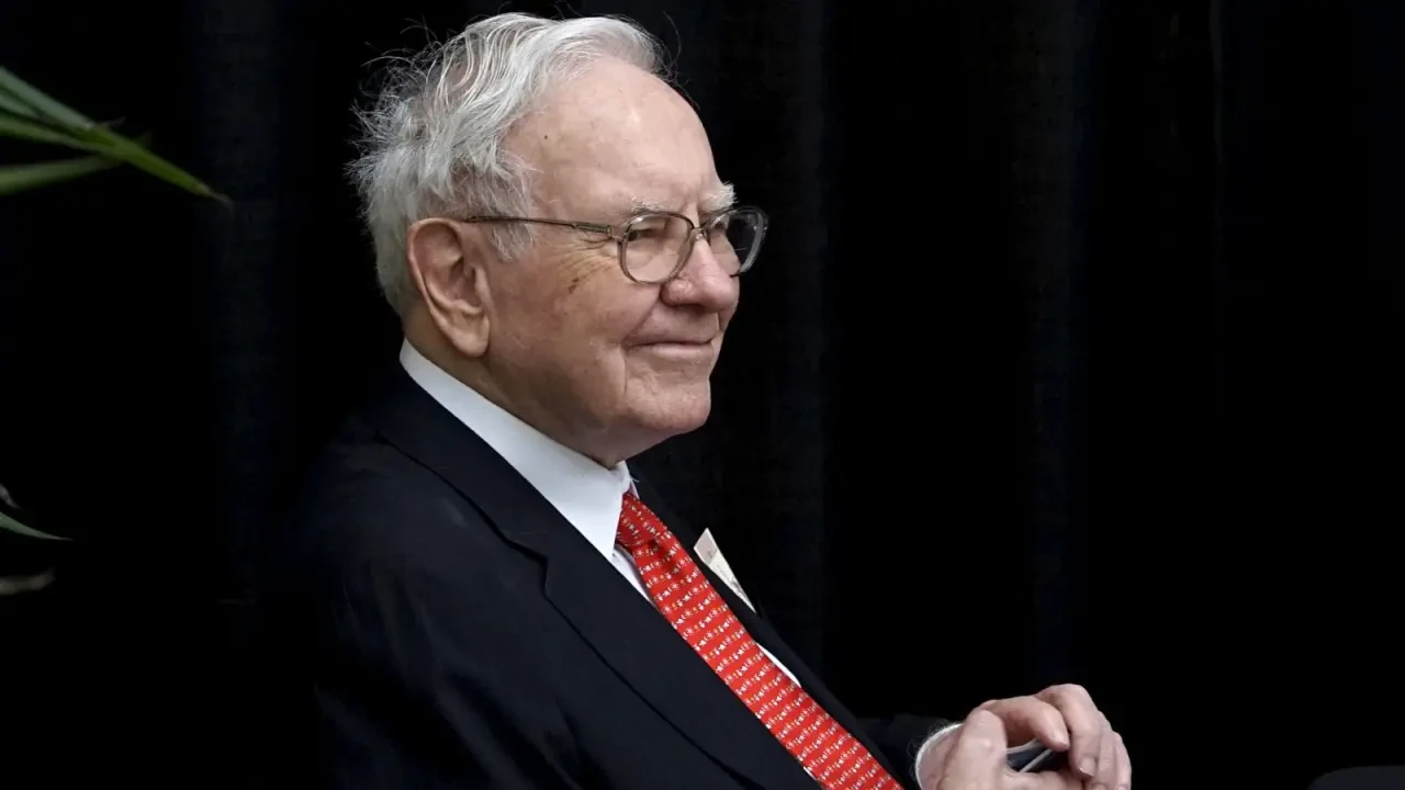 Warren Buffett, Apple hisselerinden 20 milyon satışıyla pozisyonunu küçültti
