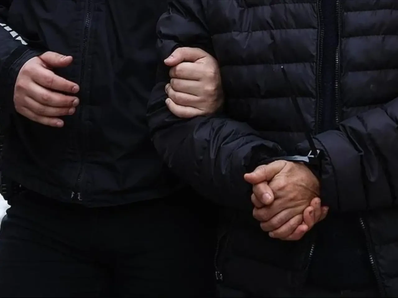 Yozgat'ta Jandarma, İstanbul'dan Kaçak Uyuşturucu Taşıyan 3 Kişiyi Gözaltına Aldı