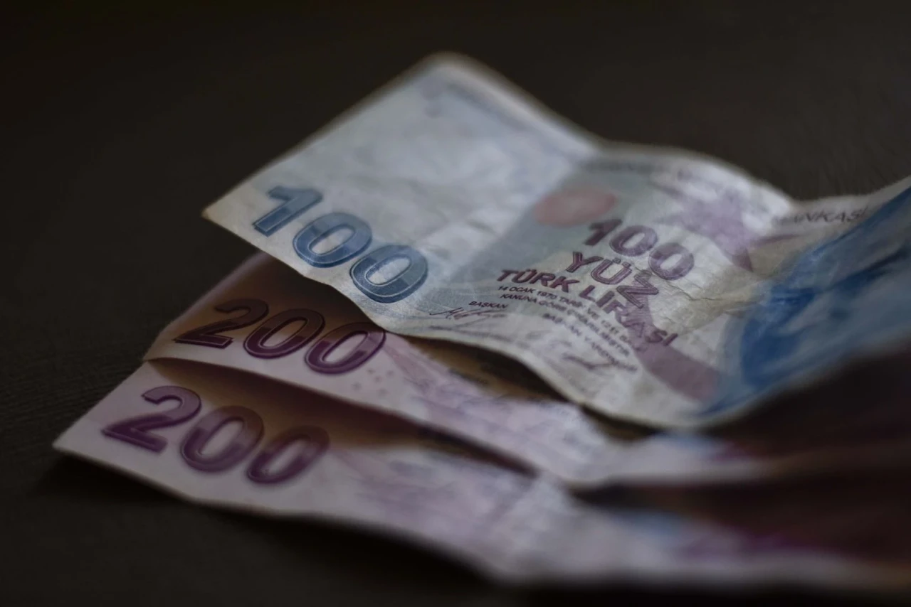 Mevduat Faizleri Düşüşe Geçti: 1 Milyon TL Yatırımın Aylık Kazancı Açıklandı